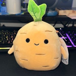 (NWT) Jyri the ginseng 5” squishmallow